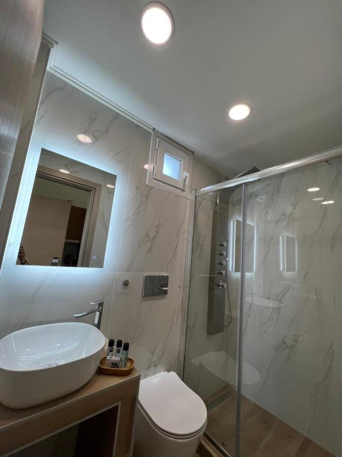 Wide Blue Luxury Boutique Suites Neos Marmaras Exterior photo
