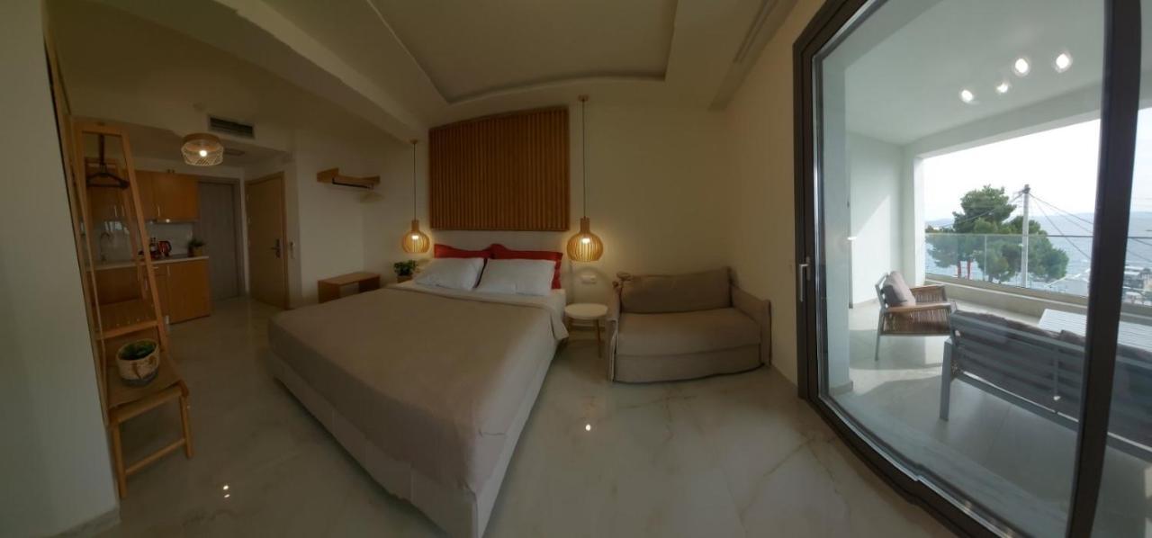 Wide Blue Luxury Boutique Suites Neos Marmaras Exterior photo