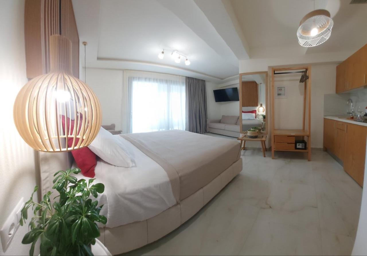 Wide Blue Luxury Boutique Suites Neos Marmaras Exterior photo
