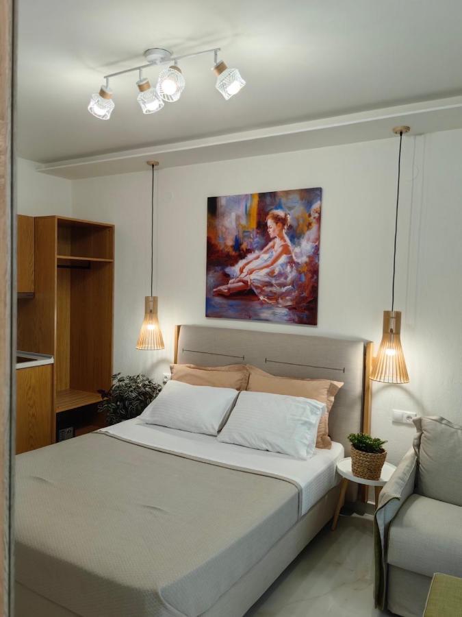Wide Blue Luxury Boutique Suites Neos Marmaras Exterior photo
